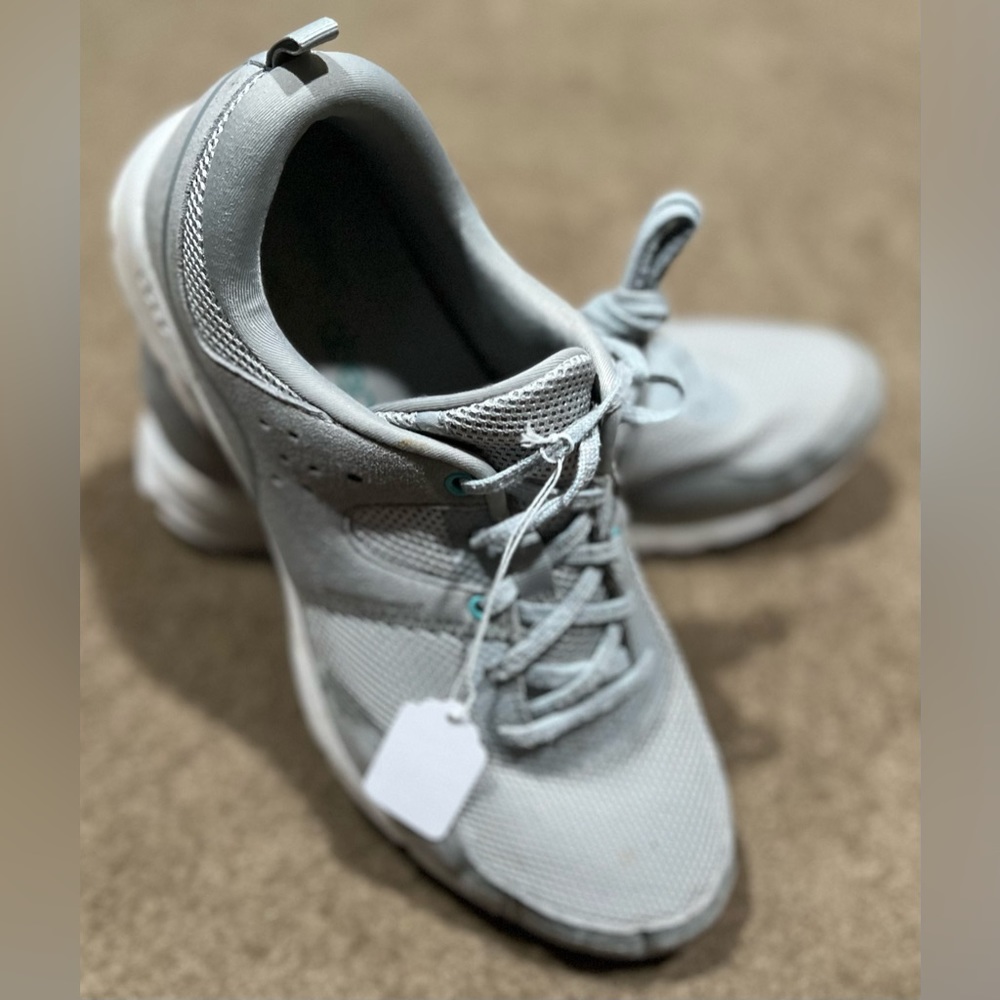 Brand new without box Abeo Men's shoes 👟